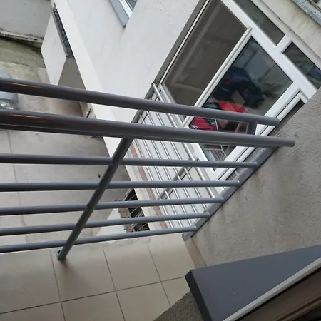 Centar Stan Na Dan Sa Besplatnim Parkingom * Novi Sad